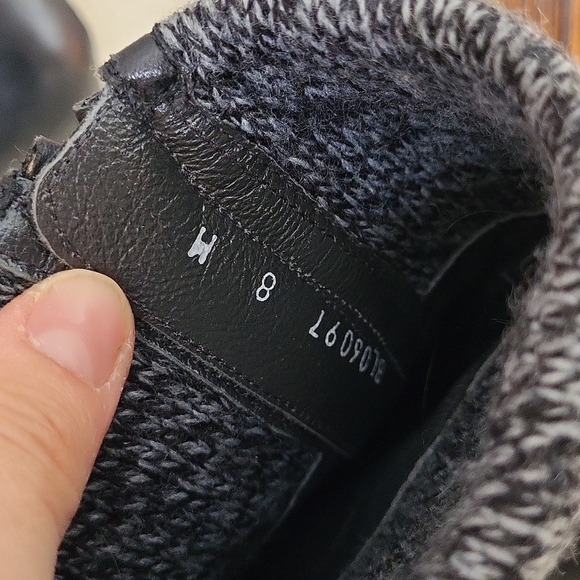 Stuart Weizmann black leather booties - Picture 4 of 6